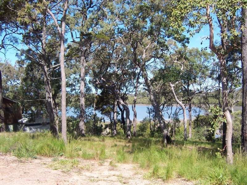 10 RAY STREET, Macleay Island QLD 4184