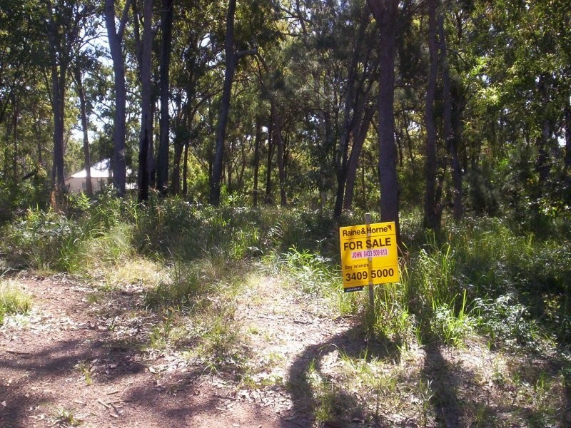 7 Ray St, Macleay Island QLD 4184