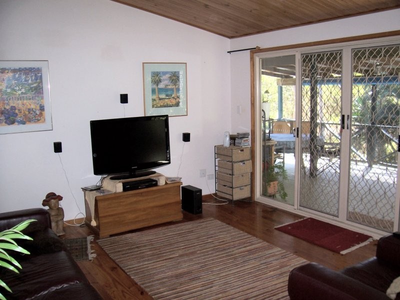 21 ALKIRA STREET, Macleay Island QLD 4184