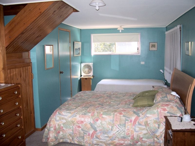21 ALKIRA STREET, Macleay Island QLD 4184