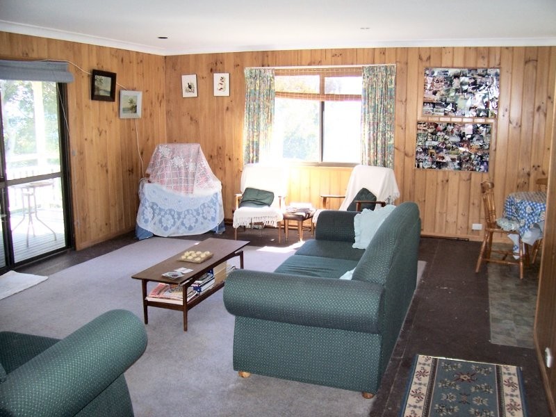 18 KIM CRES, Macleay Island QLD 4184