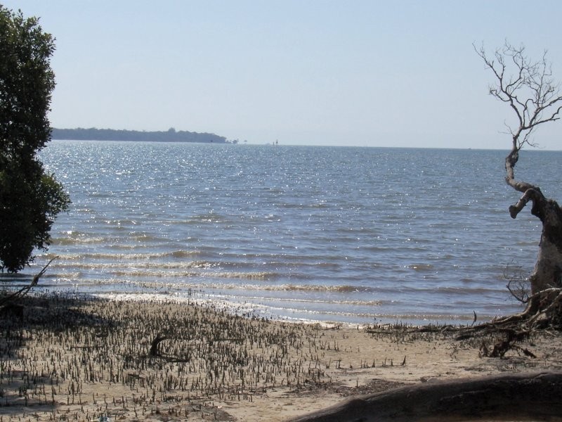 54 Coast Rd, Macleay Island QLD 4184