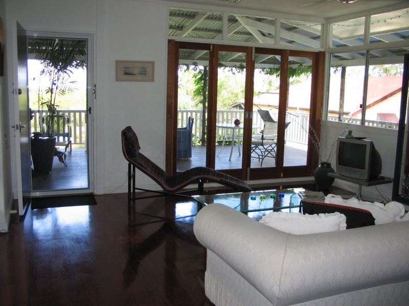 64 Charles Terrace, Macleay Island QLD 4184