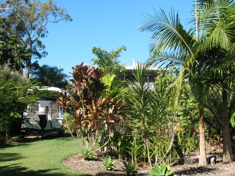 64 Charles Terrace, Macleay Island QLD 4184