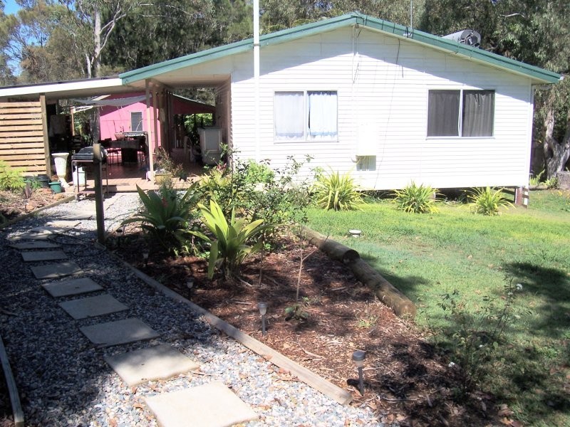 2 Alistair Crt, Macleay Island QLD 4184