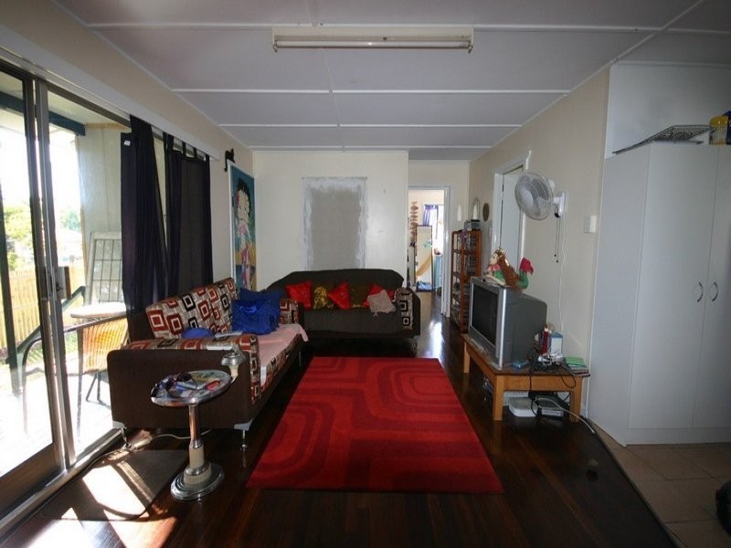 2 Alistair Crt, Macleay Island QLD 4184
