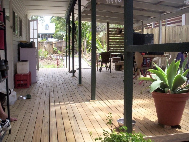 2 Alistair Crt, Macleay Island QLD 4184