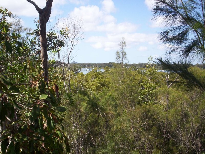 12 Emita St, Macleay Island QLD 4184