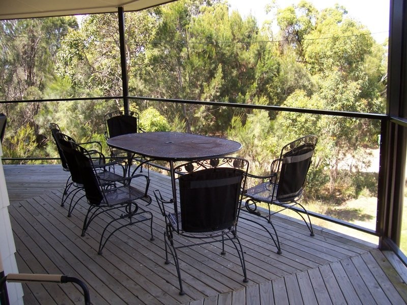 57 WIRRALEE ST, Macleay Island QLD 4184