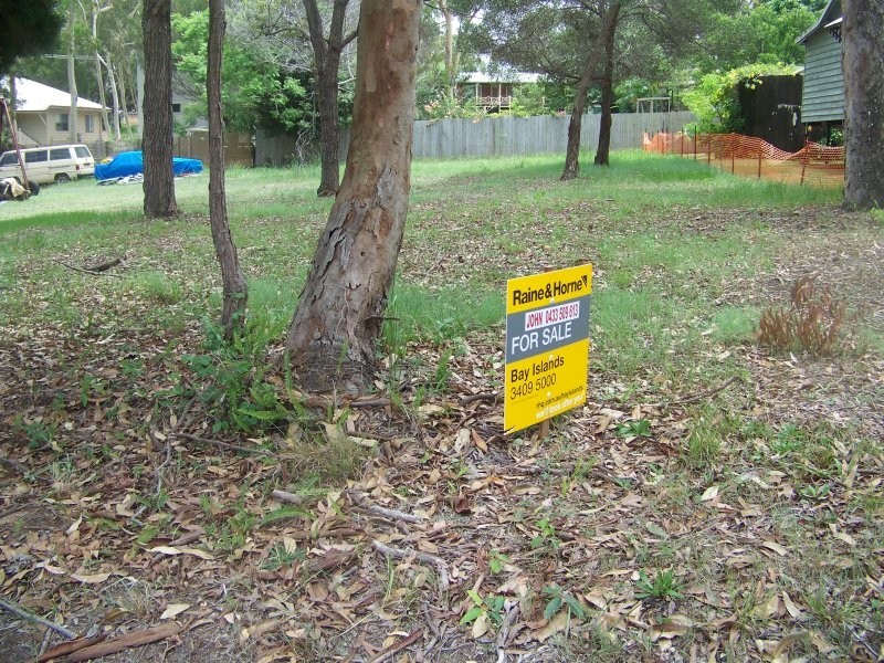 17 Panaroo St, Macleay Island QLD 4184