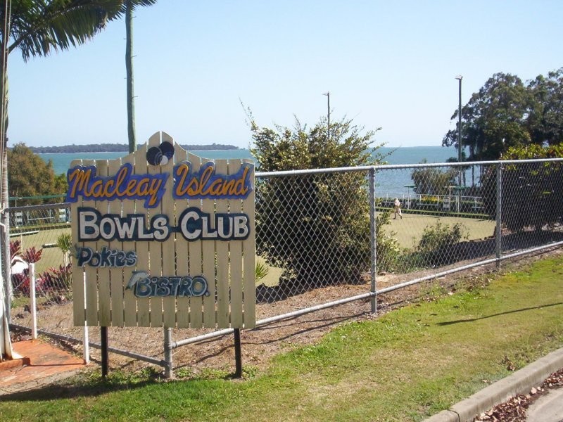 17 Panaroo St, Macleay Island QLD 4184