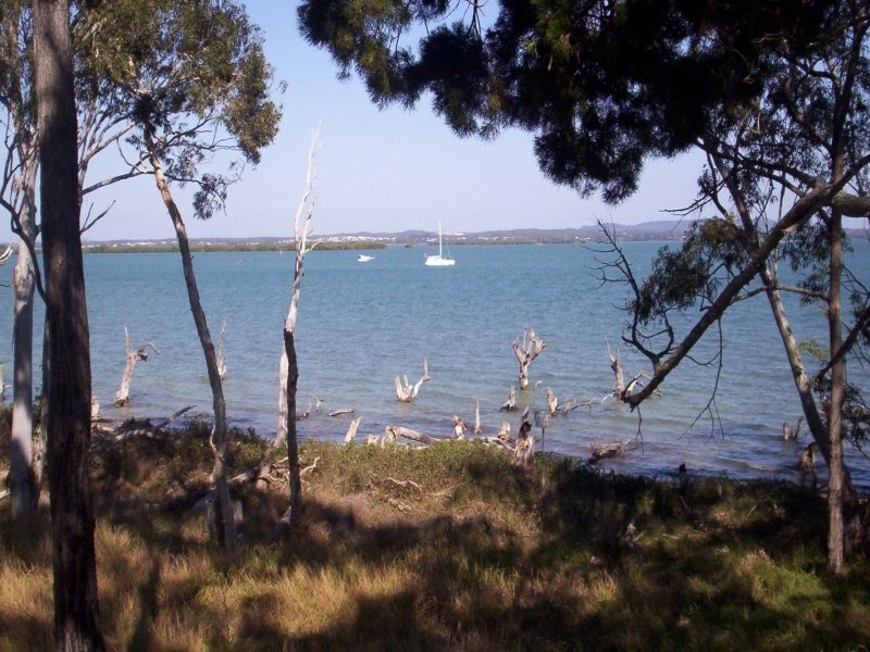 27 Benowa Road, Macleay Island QLD 4184