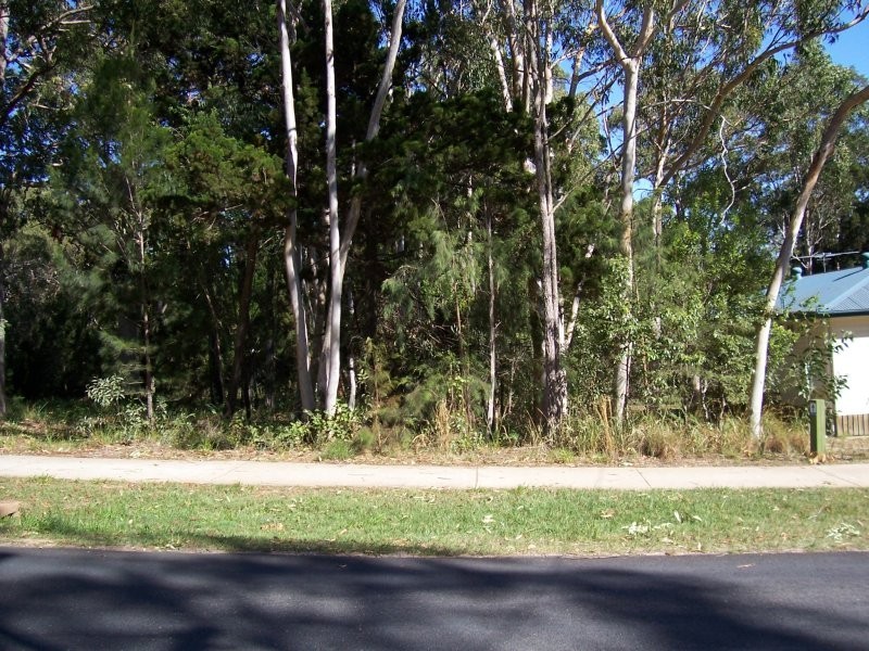 69 Kate St, Macleay Island QLD 4184