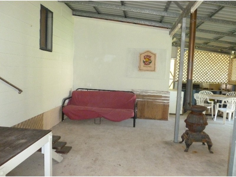 10 Panaroo Street, Macleay Island QLD 4184