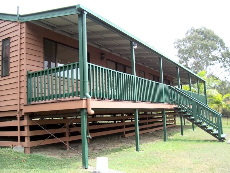 20 – 22  Weeroona Av, Macleay Island QLD 4184