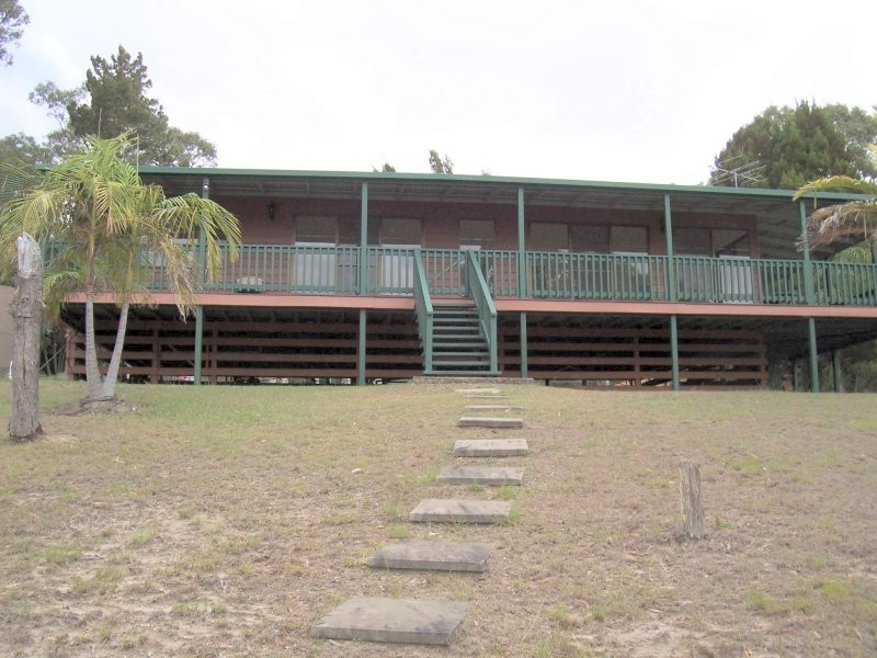 20 – 22  Weeroona Av, Macleay Island QLD 4184