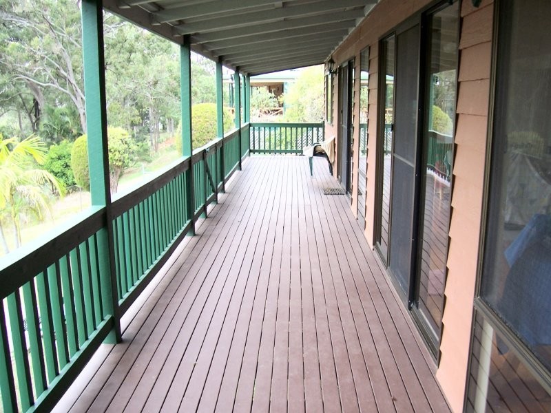 20 – 22  Weeroona Av, Macleay Island QLD 4184