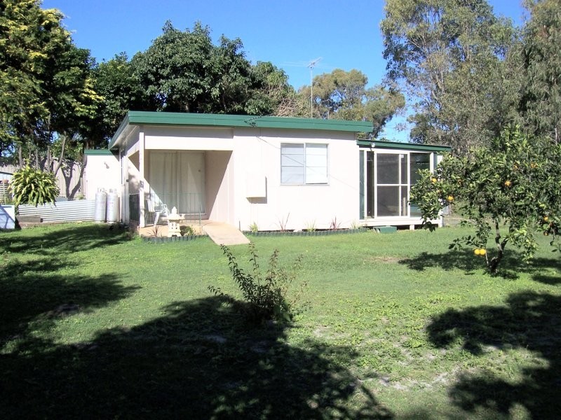 29 Charles Tce, Macleay Island QLD 4184