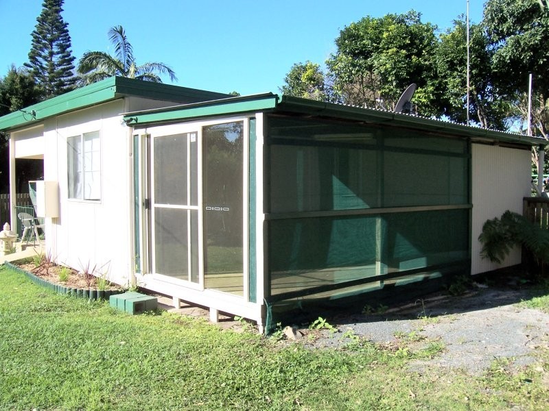 29 Charles Tce, Macleay Island QLD 4184