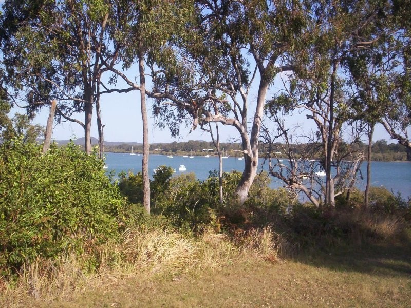 73 Eastbourne Tce, Macleay Island QLD 4184