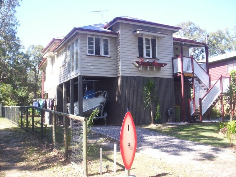 9 Kalara St, Macleay Island QLD 4184