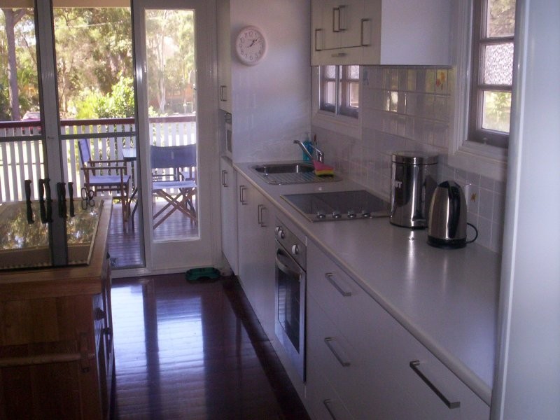 9 Kalara St, Macleay Island QLD 4184