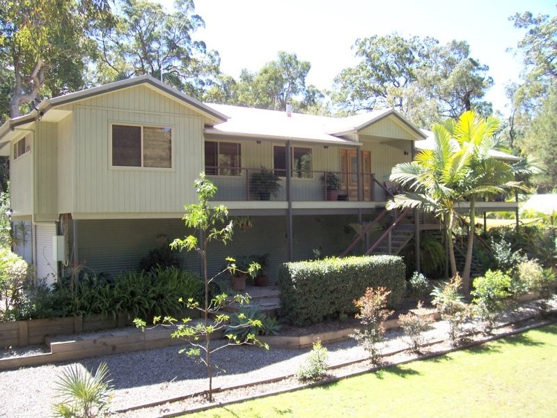 2 PRESIDENT TCE, Macleay Island QLD 4184