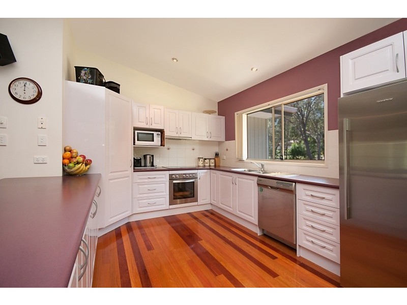 2 PRESIDENT TCE, Macleay Island QLD 4184