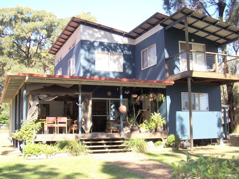 34 COAST RD, Macleay Island QLD 4184