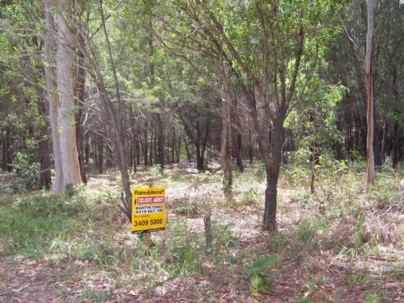 24 Noogie Street, Macleay Island QLD 4184
