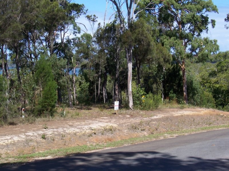 1-3 Blue Bay Cres, Macleay Island QLD 4184