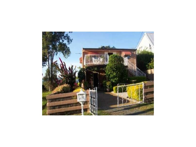 17 Lovell pde, Lamb Island QLD 4184