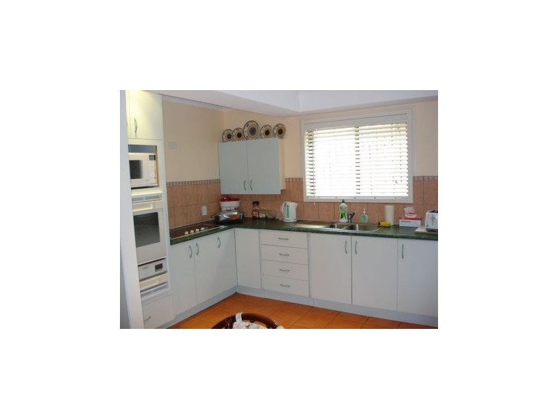 17 Lovell pde, Lamb Island QLD 4184