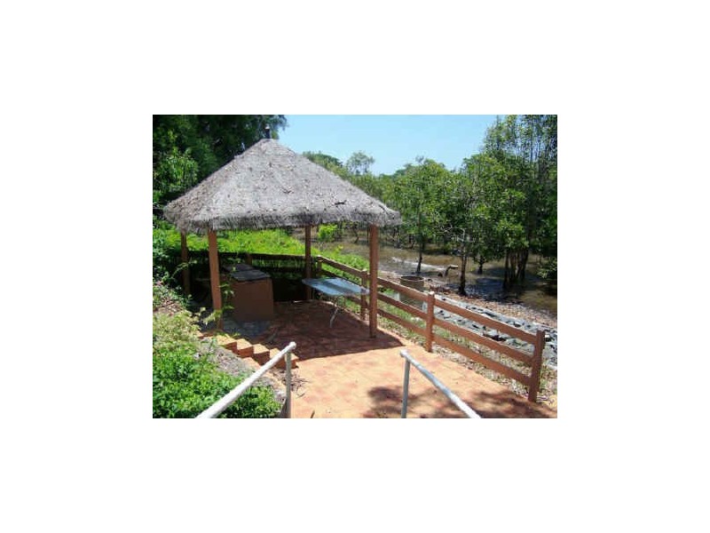 17 Lovell pde, Lamb Island QLD 4184