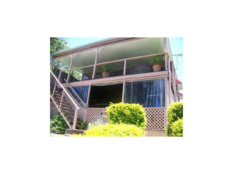 17 Lovell pde, Lamb Island QLD 4184