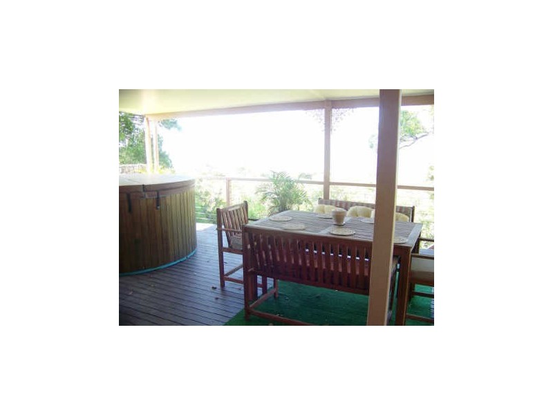 17 Lovell pde, Lamb Island QLD 4184