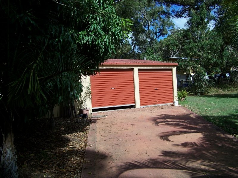 36 Coast Rd, Macleay Island QLD 4184