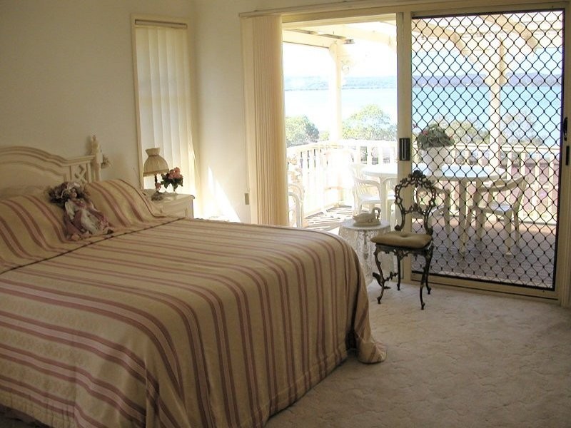 2 TINA AV, Lamb Island QLD 4184
