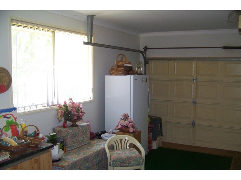2 TINA AV, Lamb Island QLD 4184
