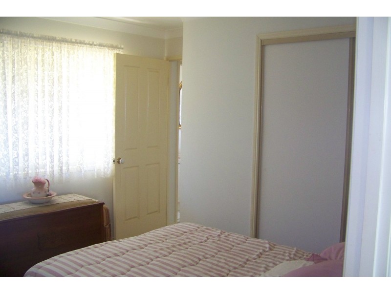 2 TINA AV, Lamb Island QLD 4184