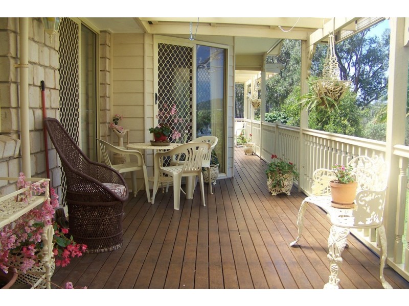 2 TINA AV, Lamb Island QLD 4184