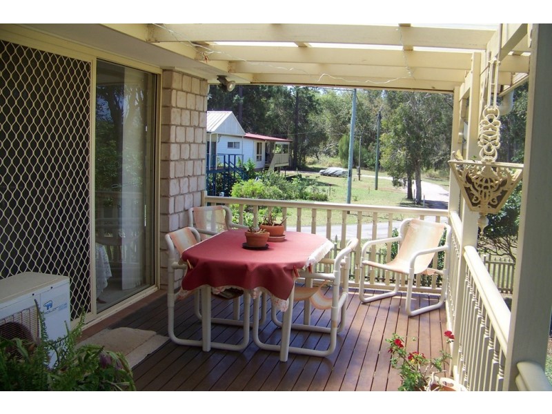 2 TINA AV, Lamb Island QLD 4184