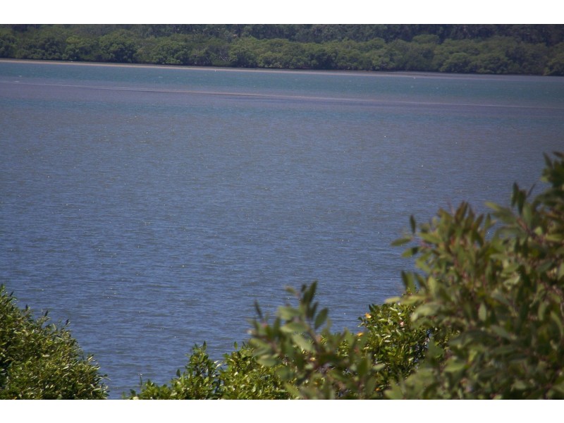 2 TINA AV, Lamb Island QLD 4184