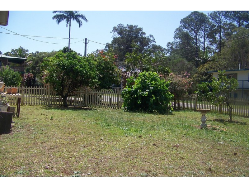 2 TINA AV, Lamb Island QLD 4184