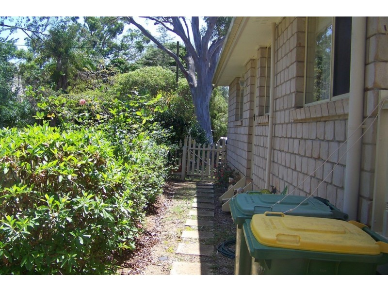 2 TINA AV, Lamb Island QLD 4184