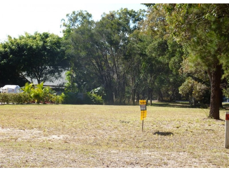 1 WHARF ST, Macleay Island QLD 4184