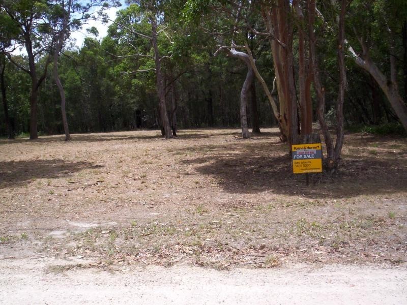 12 President Terrace, Macleay Island QLD 4184