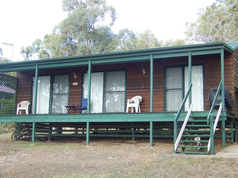 15 Coast Rd, Macleay Island QLD 4184