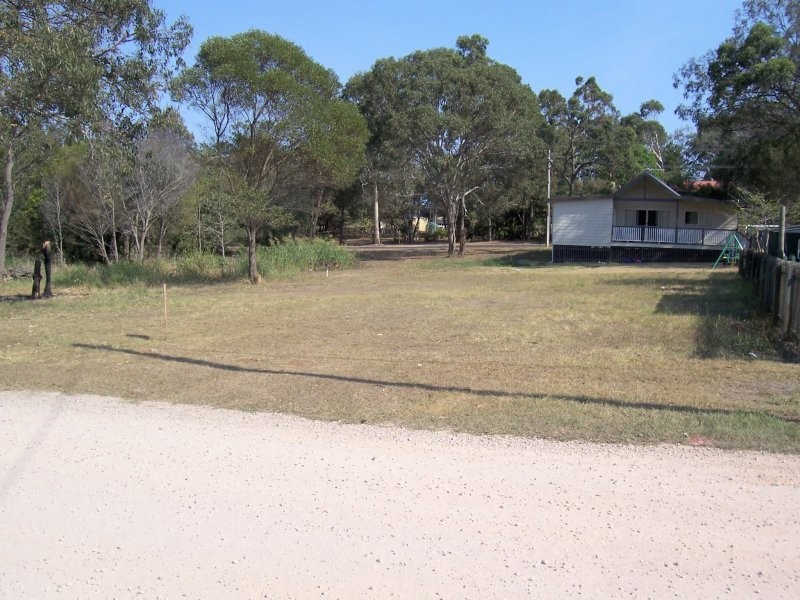65 SCOTTS RD, Macleay Island QLD 4184