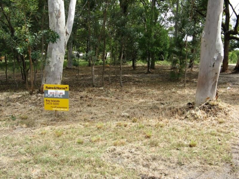 17 Brolga Street, Macleay Island QLD 4184